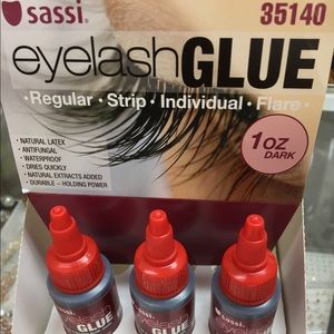 COPY - Sassi black eyelash glue 1 oz.
